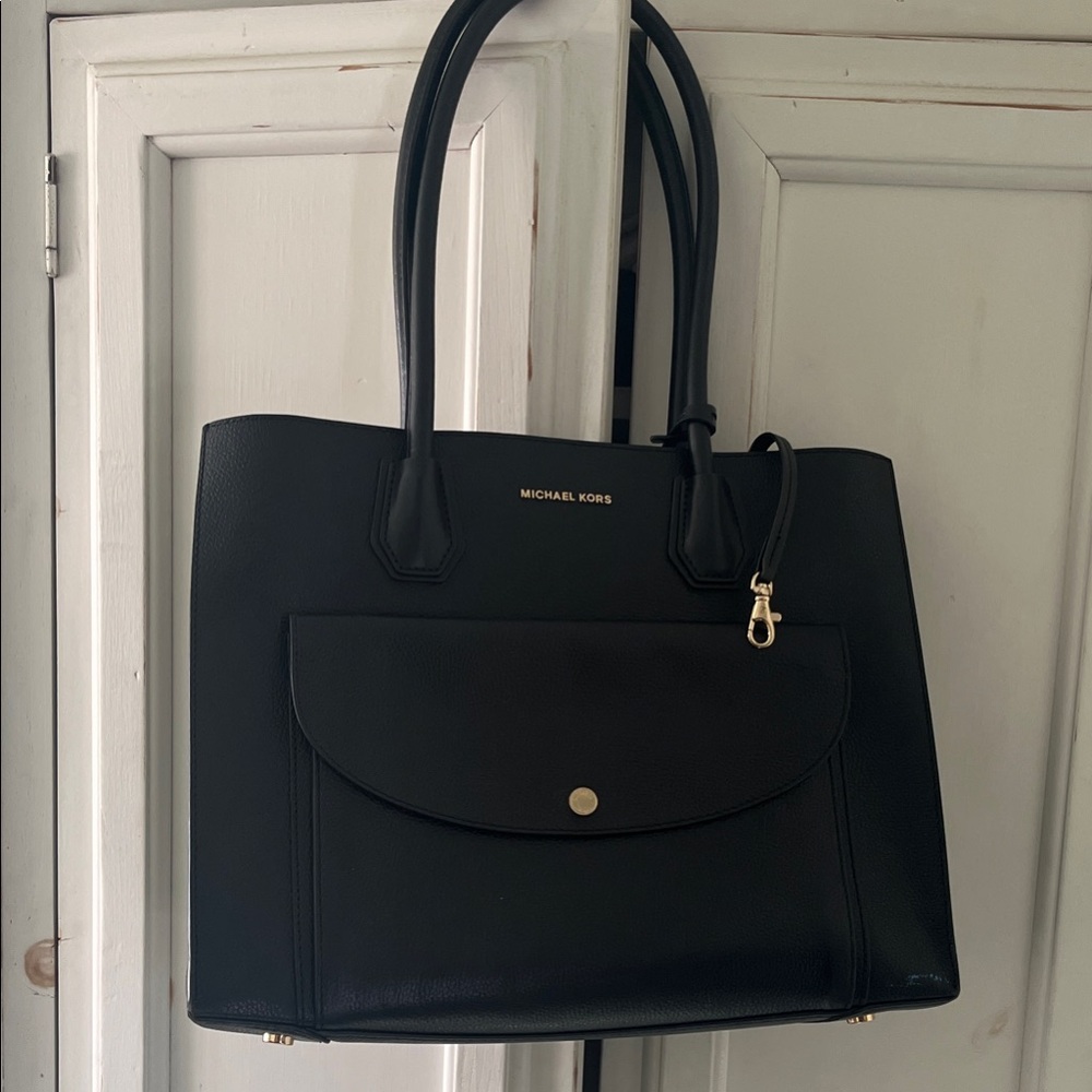 Michael Kors Elegant Black Tote. Excellent condition